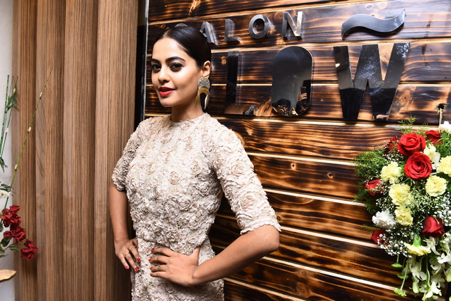 Bindu Madhavi in Salon Blow Inauguration Stills